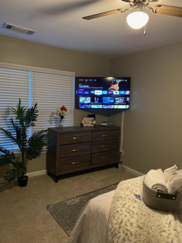 4 - Bed Home With Cali King Bed, 12 Mins To Dtwn Atlanta Exterior photo
