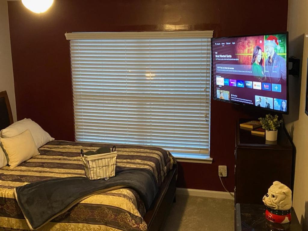 4 - Bed Home With Cali King Bed, 12 Mins To Dtwn Atlanta Exterior photo